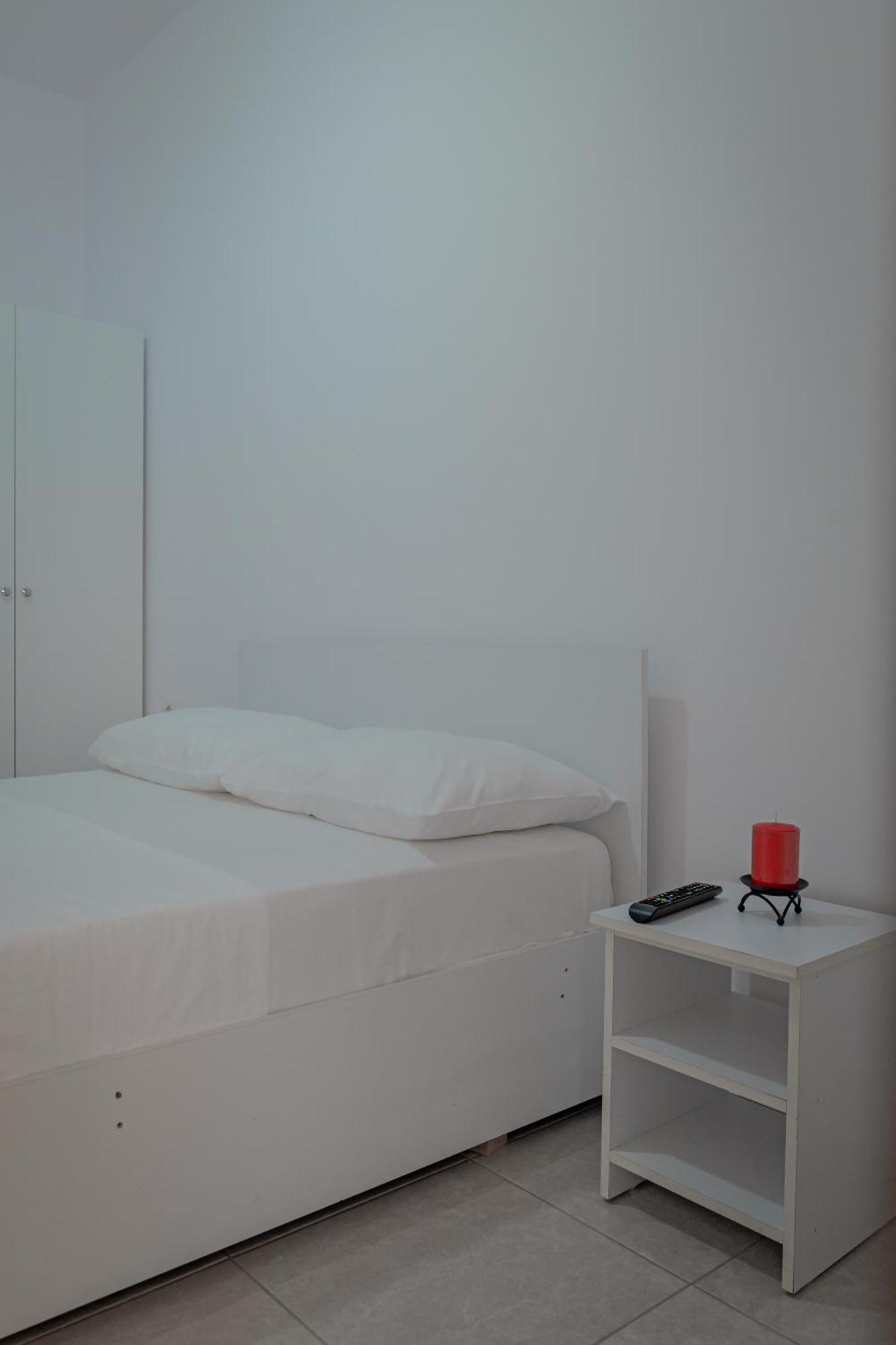 Guesthouse Moonlight Downtown Ксамил Экстерьер фото