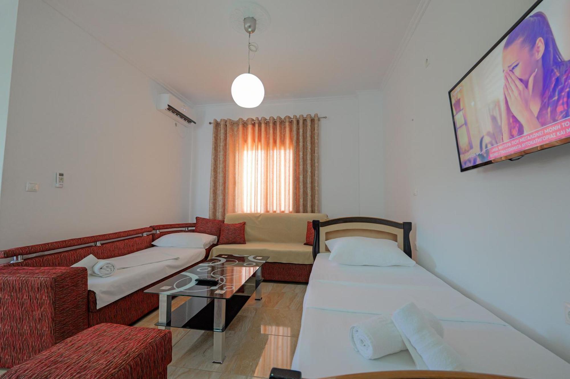 Guesthouse Moonlight Downtown Ксамил Экстерьер фото