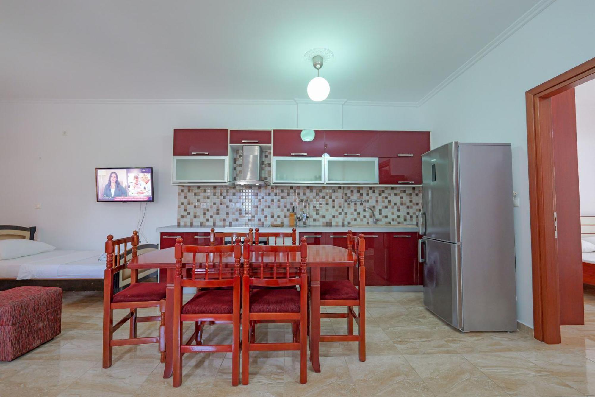 Guesthouse Moonlight Downtown Ксамил Экстерьер фото