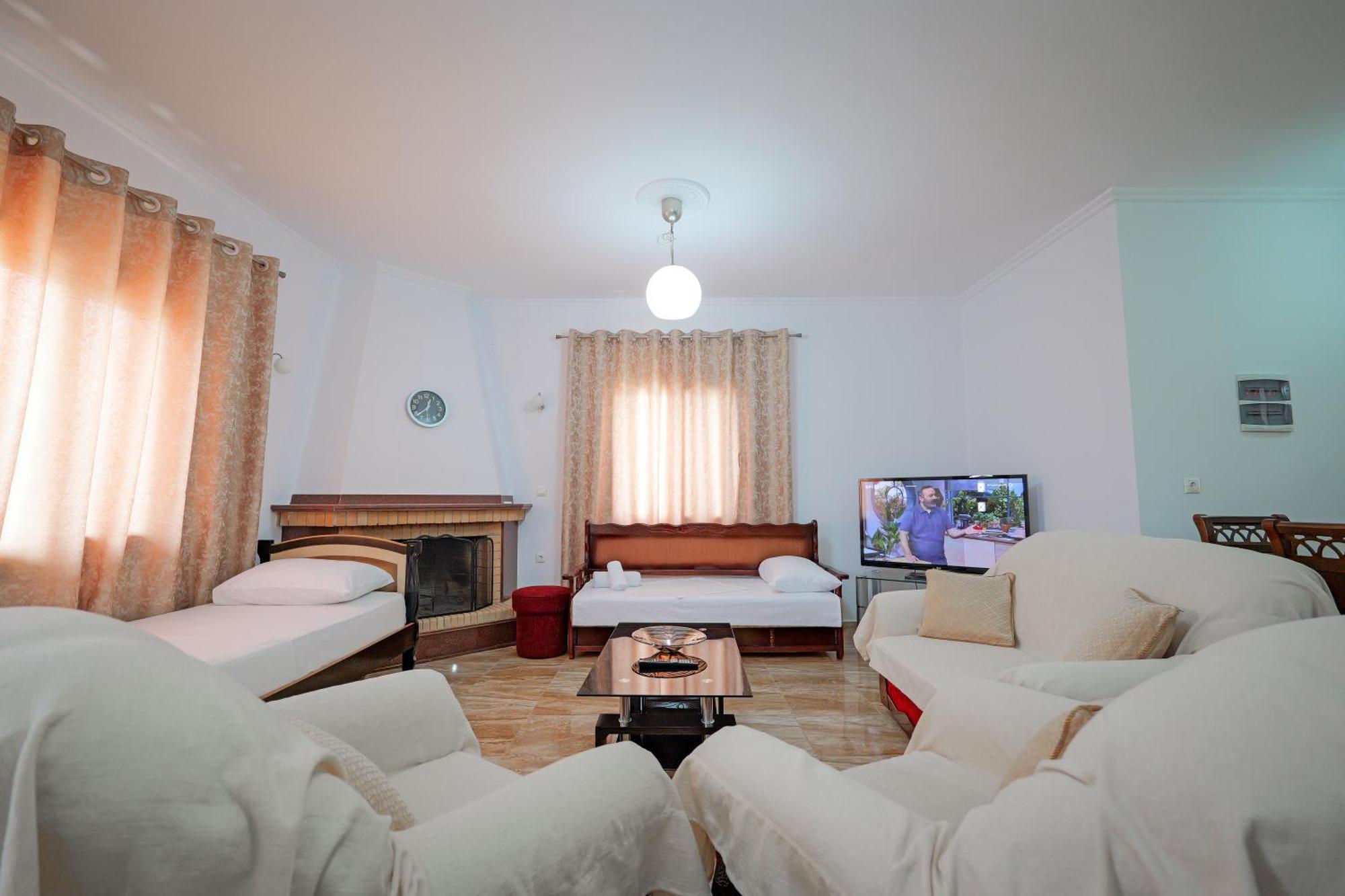 Guesthouse Moonlight Downtown Ксамил Экстерьер фото